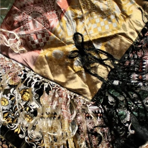 Taj Mahal Shawl Silk Brocade Weave Metallic Chinese Flamenco, Pristine C… - Picture 6 of 10